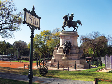 Plaza_Italia_in_Buenos_Aires