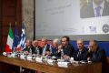 Italia-Grecia: incontro Urso-Papastergiou per consolidare ponte digitale del Mediterraneo e potenziare infrastrutture sottomarine